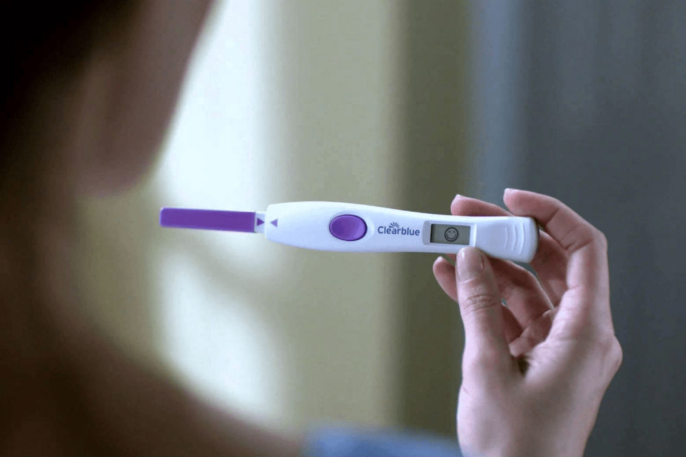 Почему тест на беременность показывает две полоски без беременности