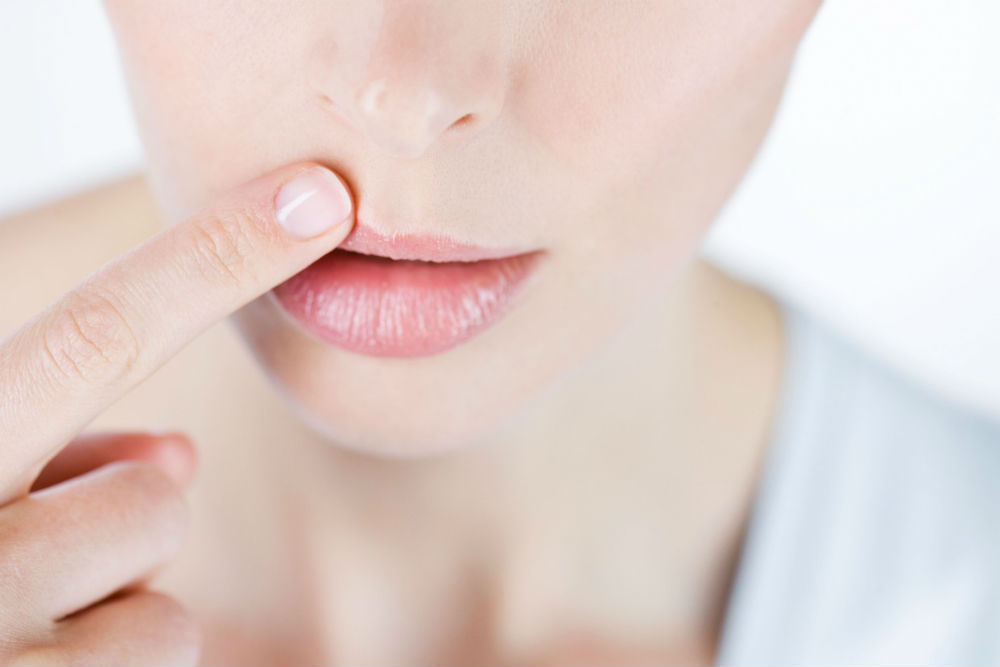 Герпес на губах – причины, лечение и профилактика